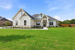 144 Chisolm Trl, Pottsboro, TX 75076 - Photo 1