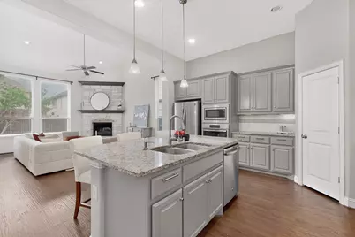604 Warwick Boulevard, Lewisville, TX 75056 - Photo 11
