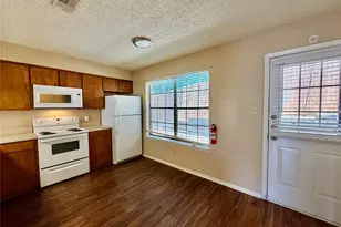 1251 Dallas Dr, Denton, TX 76205 - Photo 3