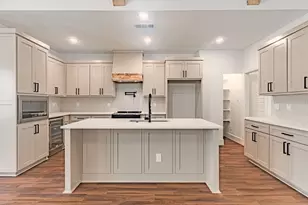 5519 Belaire Cir, Granbury, TX 76048 - Photo 9