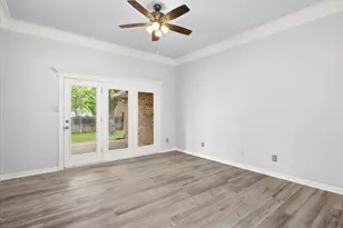 6023 Melrose Cir, Granbury, TX 76049 - Photo 5