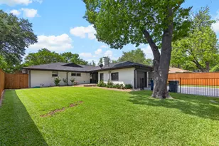 6233 Crestmont Dr, Dallas, TX 75214 - Photo 33
