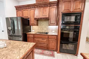 735 Sleepy Hollow Ln, Valley View, TX 76272 - Photo 9