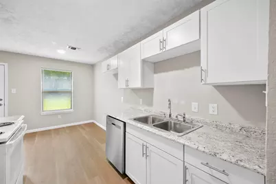 6219 Kelly Elliott Road, Arlington, TX 76001 - Photo 9