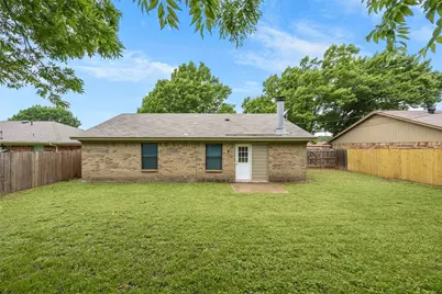 6219 Kelly Elliott Road, Arlington, TX 76001 - Photo 17