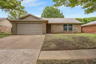 6219 Kelly Elliott Rd, Arlington, TX 76001 - Photo 1