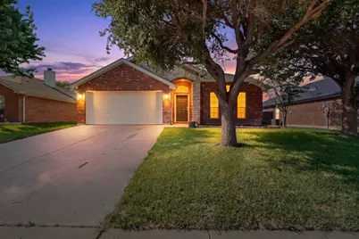 612 Mooney Drive, Saginaw, TX 76179 - Photo 3