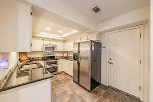 5912 Meadow Wood Ln, Fort Worth, TX 76112 - Photo 23