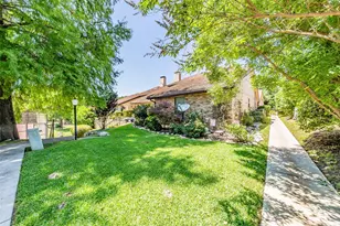 5912 Meadow Wood Ln, Fort Worth, TX 76112 - Photo 7