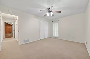1000 Oxfordshire Dr, Carrollton, TX 75007 - Photo 25