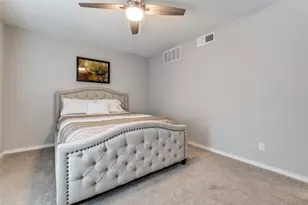 9910 Royal Ln, Dallas, TX 75231 - Photo 17