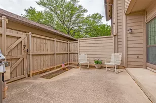 9910 Royal Ln, Dallas, TX 75231 - Photo 23