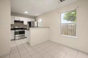 714 Jalisco Plaza, Dallas, TX 75211 - Photo 11