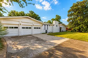 203 Lakeridge Rd, Lakeside, TX 76108 - Photo 1