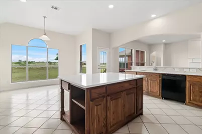 11000 Owl Creek Drive, Fort Worth, TX 76179 - Photo 9