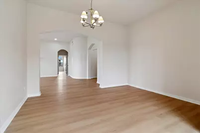 11000 Owl Creek Drive, Fort Worth, TX 76179 - Photo 11
