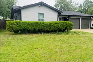 107 N Forest Crest Dr, Garland, TX 75042 - Photo 5