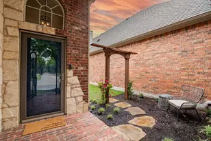 9458 Park Garden Dr, Frisco, TX 75035 - Photo 5