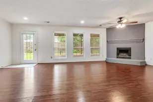 528 Lester St, Lewisville, TX 75057 - Photo 3