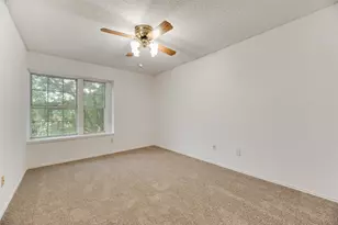 2871 Red Oak Dr, Grand Prairie, TX 75052 - Photo 9