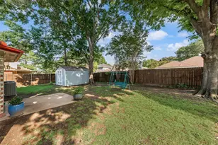 2871 Red Oak Dr, Grand Prairie, TX 75052 - Photo 15