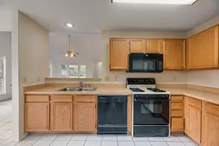 2871 Red Oak Dr, Grand Prairie, TX 75052 - Photo 7