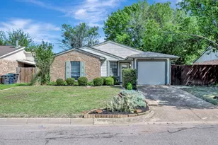 4745 Rose of Sharon Ln, Fort Worth, TX 76137 - Photo 3