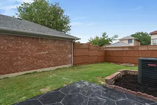 2906 Sunset Point Ln, Carrollton, TX 75007 - Photo 25