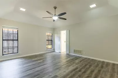 5201 Rustle Leaf Drive, Arlington, TX 76017 - Photo 11