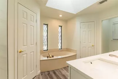 5201 Rustle Leaf Drive, Arlington, TX 76017 - Photo 13