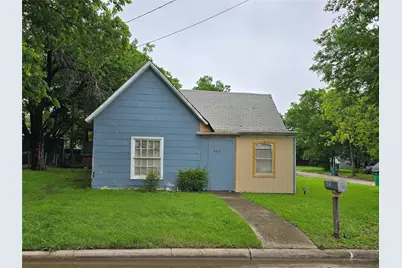 602 N Weaver Street, Gainesville, TX 76240 - Photo 1