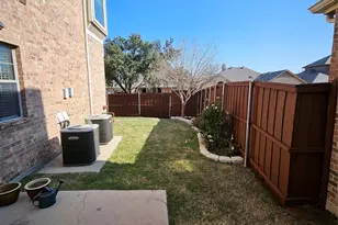 9208 Dillon Trail, Irving, TX 75063 - Photo 35