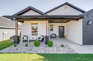2217 Forest Hill Ln, Granbury, TX 76048 - Photo 3