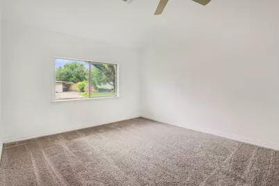 2610 Hillcrest Avenue, Greenville, TX 75402 - Photo 13