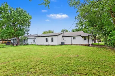 2610 Hillcrest Avenue, Greenville, TX 75402 - Photo 19