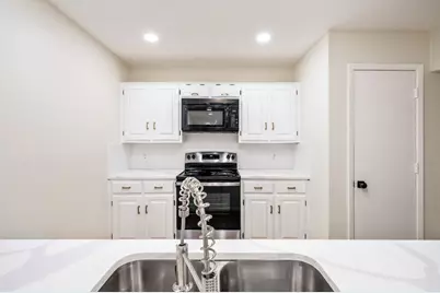 6702 E Northwest Highway, Dallas, TX 75231 - Photo 11