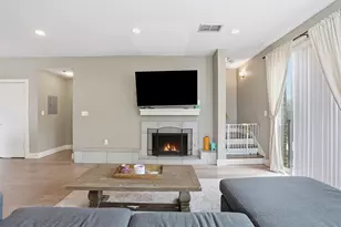 1320 May St, Fort Worth, TX 76104 - Photo 11