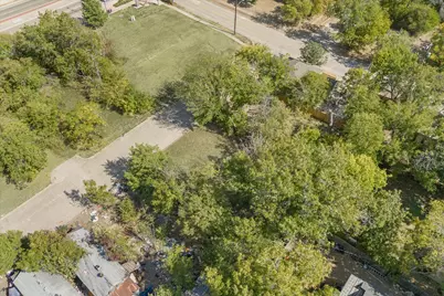 962 E Oleander Street, Fort Worth, TX 76104 - Photo 13