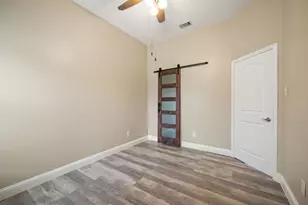 460 Cranbrook Ln, Grand Prairie, TX 75052 - Photo 27