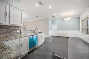 460 Cranbrook Ln, Grand Prairie, TX 75052 - Photo 11