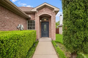 460 Cranbrook Ln, Grand Prairie, TX 75052 - Photo 3