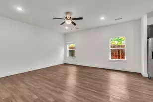 2315 W Bond St, Denison, TX 75020 - Photo 11