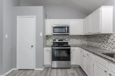 3206 Weirgate Court, Grand Prairie, TX 75052 - Photo 11