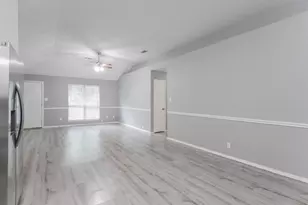 3206 Weirgate Ct, Grand Prairie, TX 75052 - Photo 5