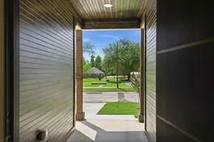 521 W Walker St, Denison, TX 75020 - Photo 5