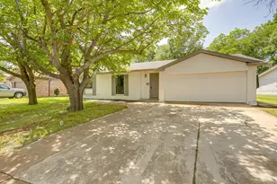 113 Quail Creek Dr, Crowley, TX 76036 - Photo 3