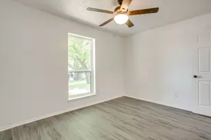 113 Quail Creek Dr, Crowley, TX 76036 - Photo 35