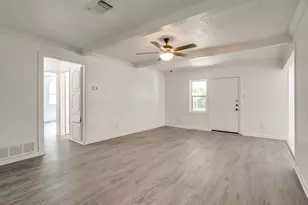 113 Quail Creek Dr, Crowley, TX 76036 - Photo 5