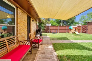 2949 Maydelle Ln, Farmers Branch, TX 75234 - Photo 15