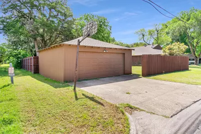 2949 Maydelle Lane, Farmers Branch, TX 75234 - Photo 17
